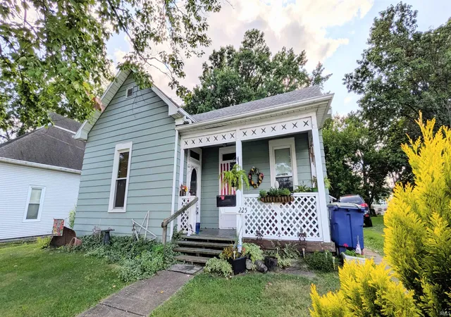 Photo 1 of Sale Pending at 225 S Gibson St, Princeton, IN 47670 | MLS# 202633029 | Listing updated on 2026-10-09