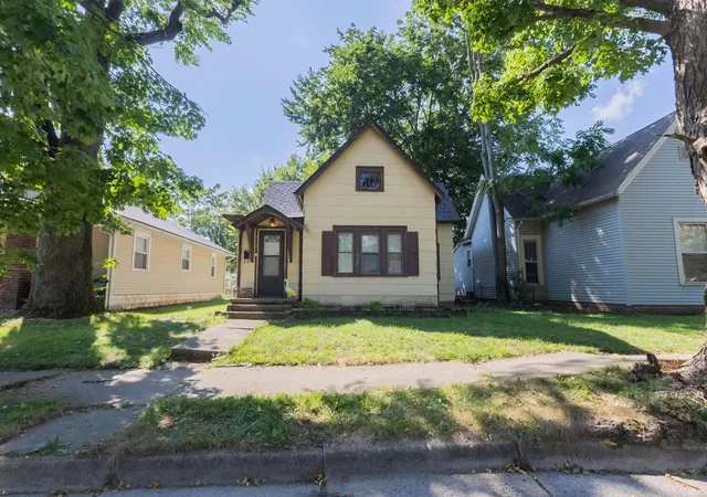 Photo 1 of Manufactured home for sale at 119 N Dicks St, Muncie, IN 47303 | MLS# 202633054 | Listing updated on 2026-09-04