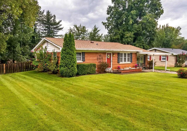 Photo 1 of Sale Pending at 31 W Bujey Dr, Evansville, IN 47710 | MLS# 202633064 | Listing updated on 2026-09-13