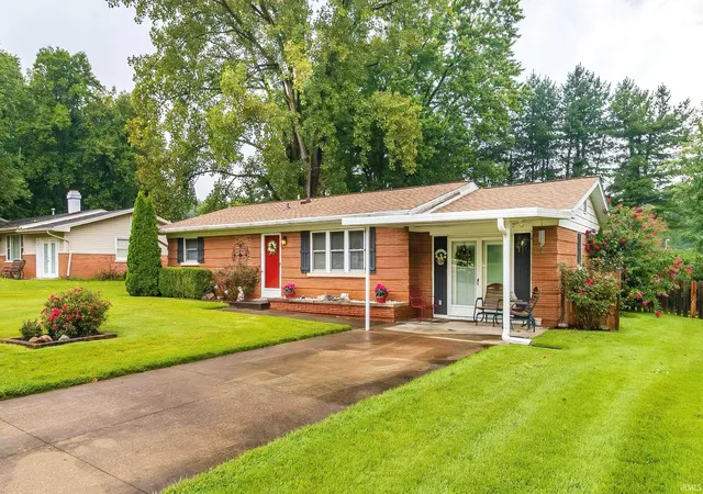 Photo 2 of Sale Pending at 31 W Bujey Dr, Evansville, IN 47710 | MLS# 202633064 | Listing updated on 2026-09-13