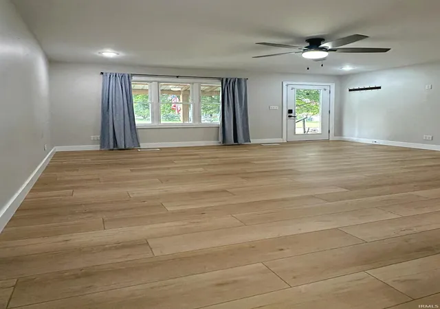 Photo 2 of Manufactured home for sale at 18 Lynwood Dr, Washington, IN 47501 | MLS# 202633291 | Listing updated on 2026-10-13