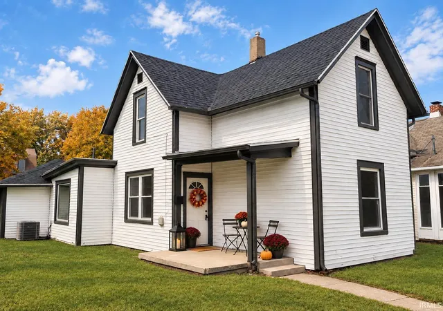 Manufactured home for sale at 733 E Bronson St, South Bend, IN 46601-3207 | MLS# 202633332