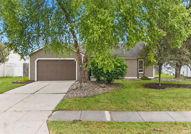 Photo 2 of Manufactured home for sale at 7316 Abington Dr, Fort Wayne, IN 46835 | MLS# 202633453 | Listing updated on 2026-09-23