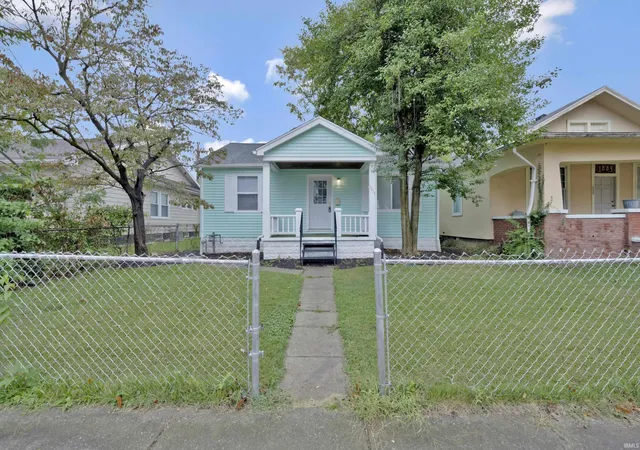 Photo 2 of Manufactured home for sale at 1011 Jefferson Ave, Evansville, IN 47714 | MLS# 202633472 | Listing updated on 2026-10-19