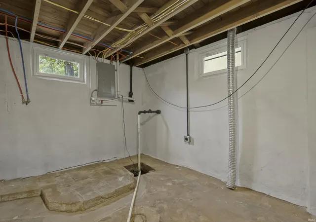 Photo 35 of Manufactured home for sale at 1011 Jefferson Ave, Evansville, IN 47714 | MLS# 202633472 | Listing updated on 2026-10-19