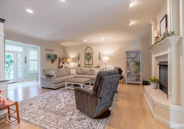 Photo 4 of Single family home for sale at 236 Knollview Dr, Evansville, IN 47711 | MLS# 202633540 | Listing updated on 2026-09-23
