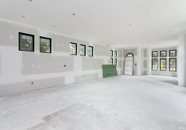 Photo 4 of Manufactured home for sale at 1123 N Twyckenham Dr, South Bend, IN 46617 | MLS# 202633643 | Listing updated on 2026-09-16