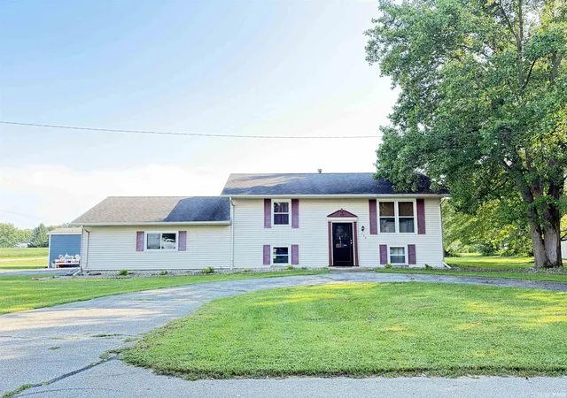 Photo 1 of Manufactured home for sale at 206 E Anstett Dr, Fowler, IN 47944 | MLS# 202633923 | Listing updated on 2026-10-22