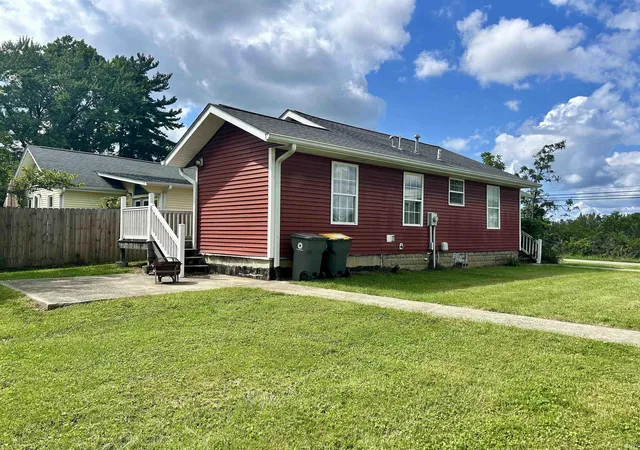 Photo 3 of Manufactured home for sale at 913 W Gourley Pike, Bloomington, IN 47404 | MLS# 202634161 | Listing updated on 2026-09-18