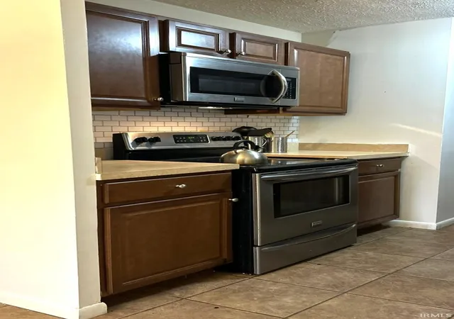 Photo 3 of Manufactured home for sale at 4413 Kensington Ave, Evansville, IN 47710 | MLS# 202634427 | Listing updated on 2026-10-07