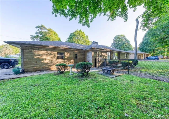 Photo 1 of Sale Pending at 12211 S Old Rd, Muncie, IN 47302 | MLS# 202634718 | Listing updated on 2026-09-17