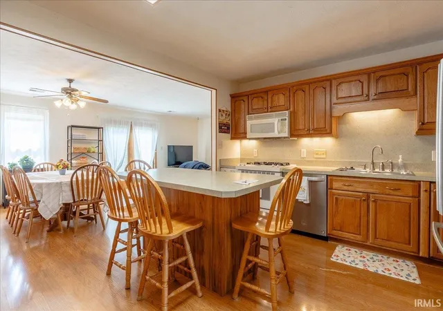 Photo 2 of Sale Pending at 712 Lexington Rd, Evansville, IN 47710 | MLS# 202635131 | Listing updated on 2026-09-04