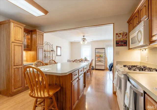 Photo 3 of Sale Pending at 712 Lexington Rd, Evansville, IN 47710 | MLS# 202635131 | Listing updated on 2026-09-04