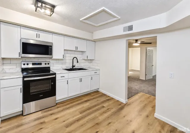 Photo 3 of Manufactured home for sale at 55405 Glenn Rd, South Bend, IN 46628 | MLS# 202635227 | Listing updated on 2026-10-16