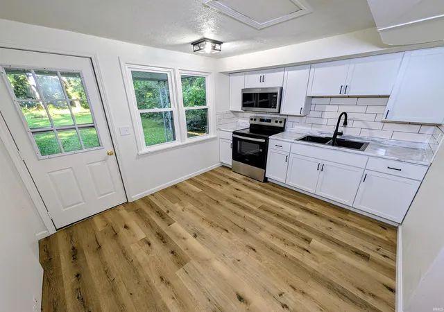 Photo 4 of Manufactured home for sale at 55405 Glenn Rd, South Bend, IN 46628 | MLS# 202635227 | Listing updated on 2026-10-16