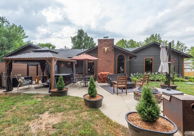 Manufactured home for sale at 1780 W Lancaster Dr, Bloomington, IN 47404-9532 | MLS# 202635228