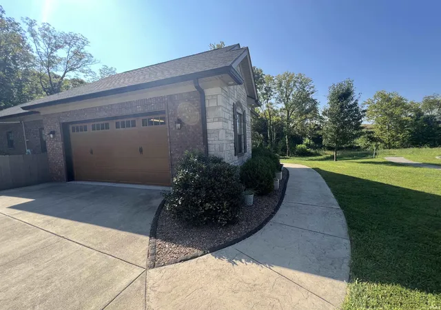 Photo 3 of Manufactured home for sale at 1207 Crones Hl, Lanesville, IN 47136 | MLS# 202635355 | Listing updated on 2026-09-22