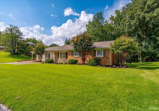 Photo 4 of Sale Pending at 7588 Broadview Dr, Newburgh, IN 47630 | MLS# 202635394 | Listing updated on 2026-09-08