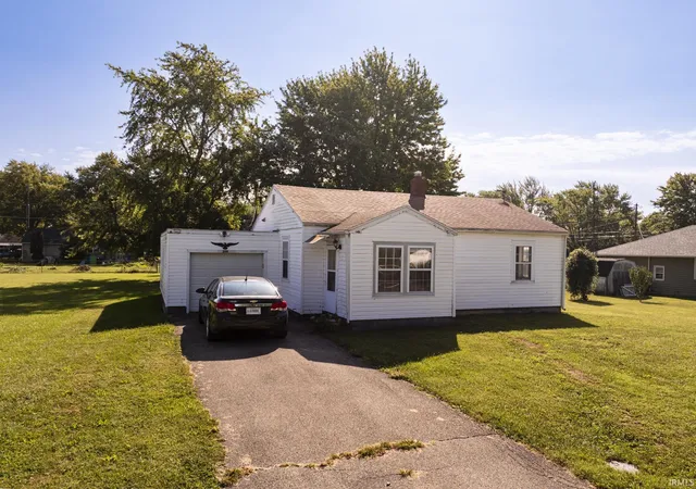 Photo 1 of Sale Pending at 208 N Biltmore Ave, Muncie, IN 47303 | MLS# 202635459 | Listing updated on 2026-09-18