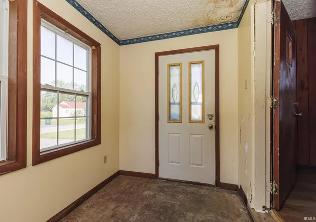 Photo 2 of Sale Pending at 208 N Biltmore Ave, Muncie, IN 47303 | MLS# 202635459 | Listing updated on 2026-09-18