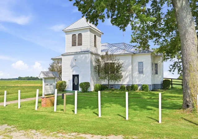 Photo 2 of Manufactured home for sale at 4353 S State Road 3 Road, Hartford City, IN 47348 | MLS# 202635536 | Listing updated on 2026-09-21