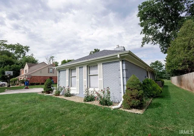 Photo 3 of Manufactured home for sale at 1703 N Hawthorne Rd, Marion, IN 46952 | MLS# 202635615 | Listing updated on 2026-09-11