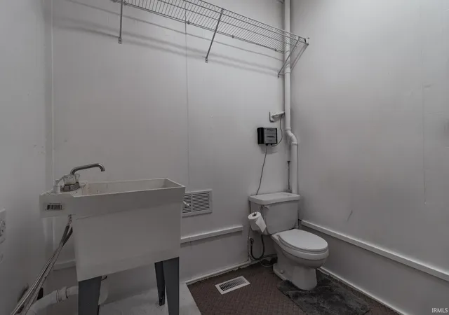 Photo 32 of Manufactured home for sale at 7522 Edgedale Dr, Newburgh, IN 47630 | MLS# 202635669 | Listing updated on 2026-09-04