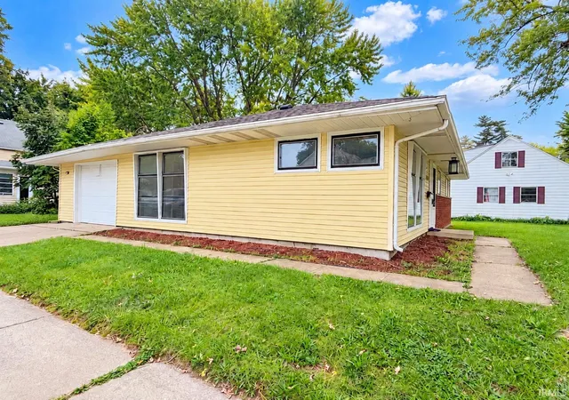 Photo 3 of Manufactured home for sale at 2726 Parnell Ave, Fort Wayne, IN 46805 | MLS# 202635739 | Listing updated on 2026-10-14