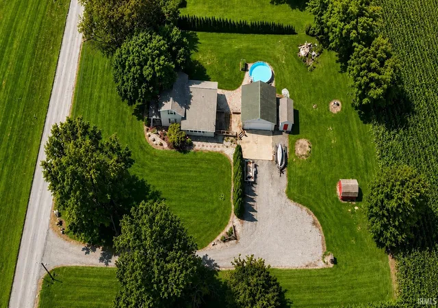 Single family home for sale at 2492 W 250 South, Warsaw, IN 46580 | MLS# 202635829