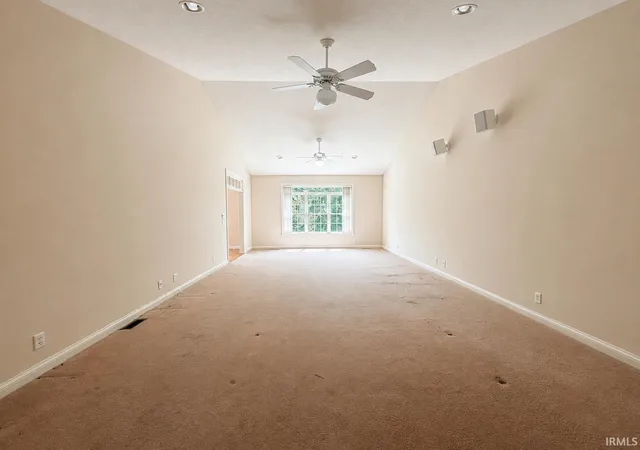 Photo 3 of Sale Pending at 1504 Regents Park Rd, Evansville, IN 47710 | MLS# 202635888 | Listing updated on 2026-09-10