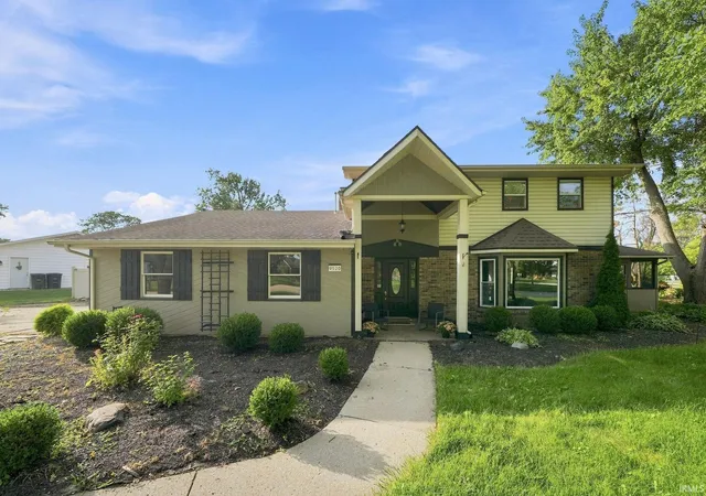 Photo 1 of Manufactured home for sale at 9520 Spurwood Ct, Fort Wayne, IN 46804 | MLS# 202635900 | Listing updated on 2026-09-14