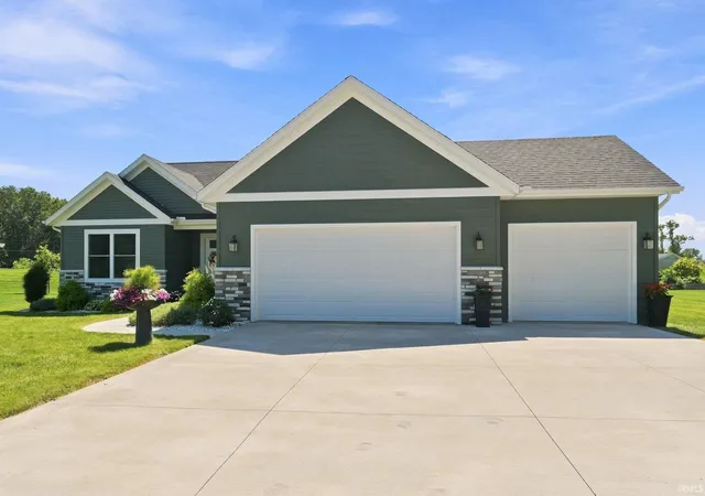 Photo 2 of Manufactured home for sale at 2633 E Lilly Ct, Warsaw, IN 46582 | MLS# 202635911 | Listing updated on 2026-09-24