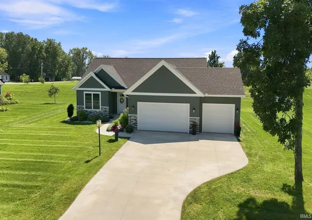 Photo 3 of Manufactured home for sale at 2633 E Lilly Ct, Warsaw, IN 46582 | MLS# 202635911 | Listing updated on 2026-09-24