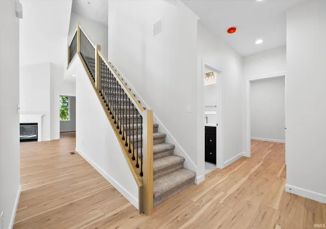 Photo 3 of Condo for sale at 925 W Baywood Dr, Bloomington, IN 47403 | MLS# 202635920 | Listing updated on 2026-09-01