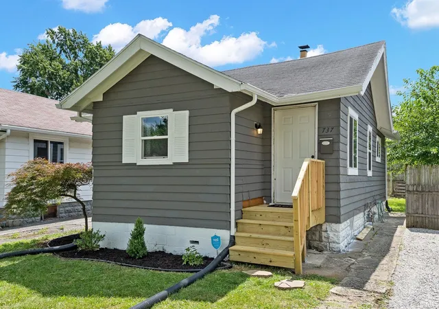 Photo 1 of Sale Pending at 737 Lillian Ave, Fort Wayne, IN 46808 | MLS# 202635933 | Listing updated on 2026-09-02