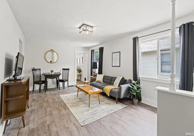 Photo 3 of Sale Pending at 737 Lillian Ave, Fort Wayne, IN 46808 | MLS# 202635933 | Listing updated on 2026-09-02