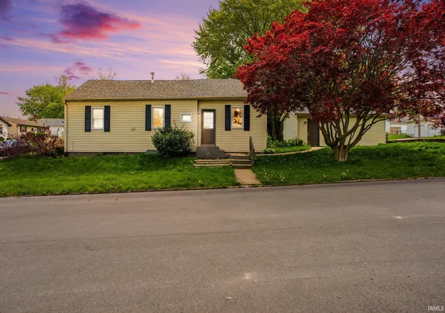 Photo 2 of Manufactured home for sale at 202 E Oakside St, South Bend, IN 46614 | MLS# 202635935 | Listing updated on 2026-09-01