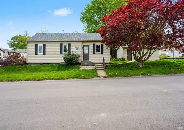 Photo 3 of Manufactured home for sale at 202 E Oakside St, South Bend, IN 46614 | MLS# 202635935 | Listing updated on 2026-09-01