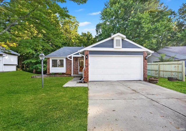 Photo 2 of Manufactured home for sale at 3824 W Woodmere Way, Bloomington, IN 47403 | MLS# 202635944 | Listing updated on 2026-09-18