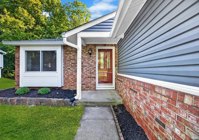 Photo 3 of Manufactured home for sale at 3824 W Woodmere Way, Bloomington, IN 47403 | MLS# 202635944 | Listing updated on 2026-09-18