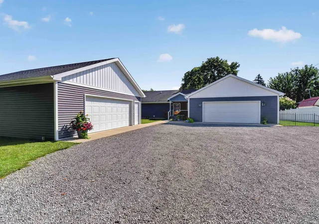 Photo 3 of Sale Pending at 28 Ems W28 Ln, North Webster, IN 46555 | MLS# 202635953 | Listing updated on 2026-10-05