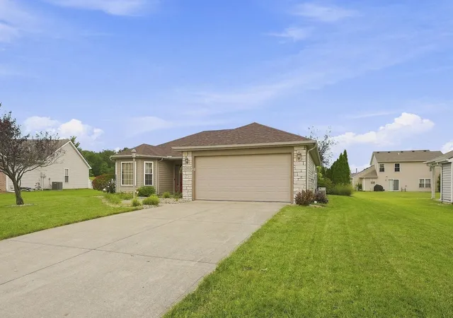 Photo 37 of Manufactured home for sale at 823 Willen Ln, Fort Wayne, IN 46818 | MLS# 202635980 | Listing updated on 2026-10-05