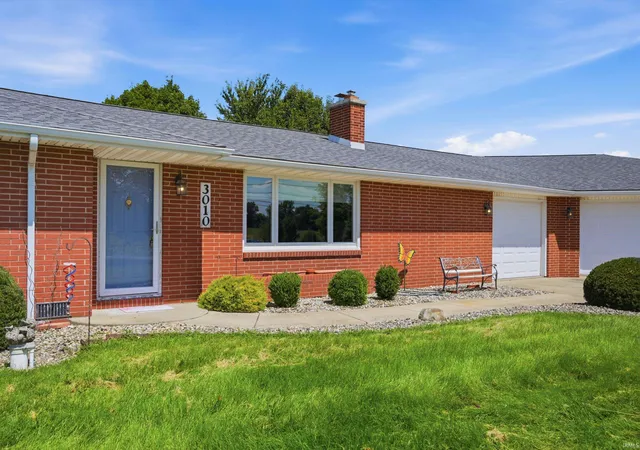 Photo 3 of Manufactured home for sale at 3010 W 38th Street, Anderson, IN 46011 | MLS# 202636000 | Listing updated on 2026-09-01
