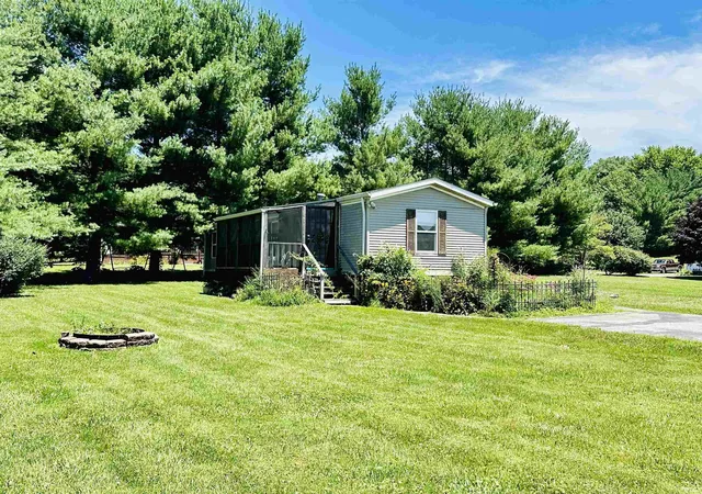 Photo 3 of Manufactured home for sale at 29 Glory Ln, Bedford, IN 47421 | MLS# 202636006 | Listing updated on 2026-09-02