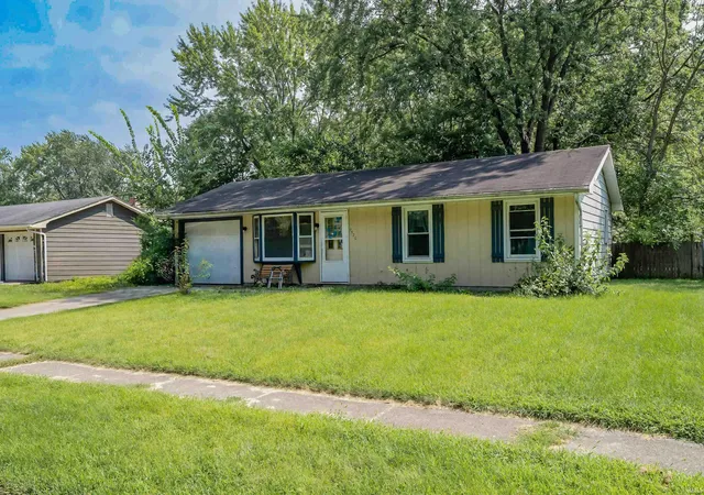 Photo 13 of Sale Pending at 7520 Clover Meadow Dr, Fort Wayne, IN 46815 | MLS# 202636010 | Listing updated on 2026-09-02