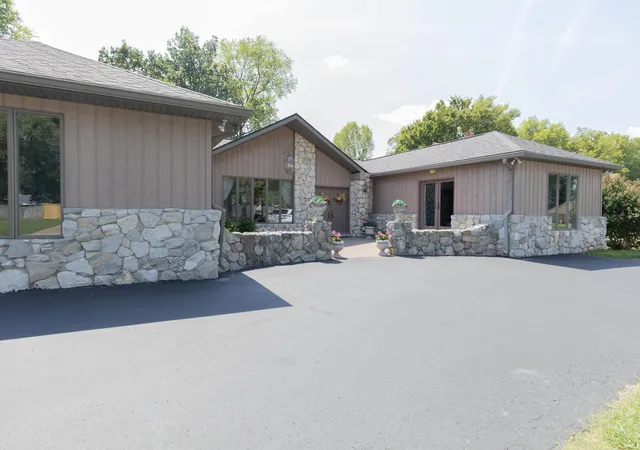 Photo 42 of Manufactured home for sale at 9999 Powers Dr, Newburgh, IN 47630 | MLS# 202636012 | Listing updated on 2026-09-02