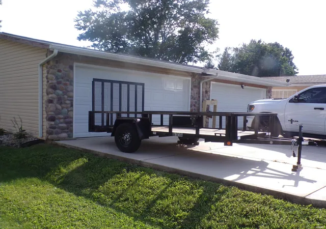 Photo 3 of Manufactured home for sale at 6903 Cassell Dr, Greentown, IN 46936 | MLS# 202636013 | Listing updated on 2026-09-25