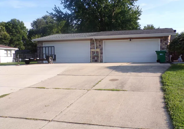 Photo 4 of Manufactured home for sale at 6903 Cassell Dr, Greentown, IN 46936 | MLS# 202636013 | Listing updated on 2026-09-25