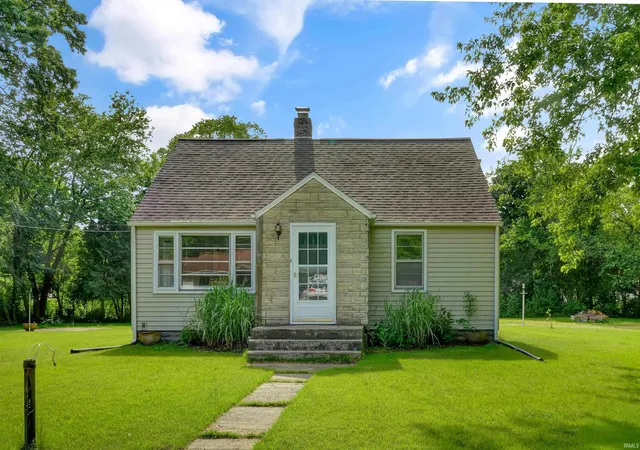 Photo 3 of Sale Pending at 52395 Leland Ave, South Bend, IN 46637 | MLS# 202636018 | Listing updated on 2026-09-20