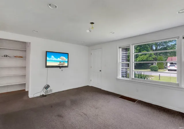 Photo 4 of Sale Pending at 52395 Leland Ave, South Bend, IN 46637 | MLS# 202636018 | Listing updated on 2026-09-20